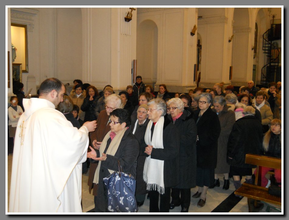 11-02-2011-madonna-lourdes (8)
